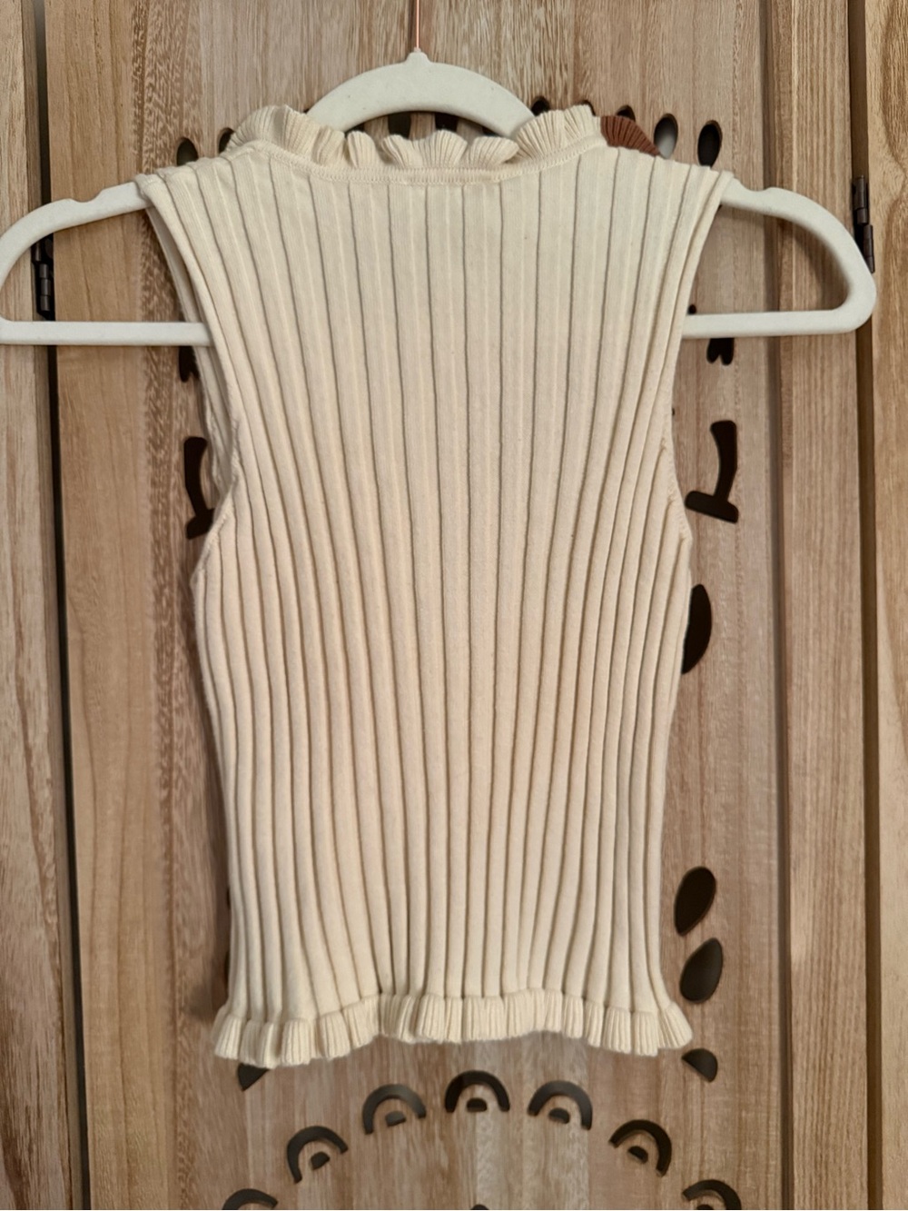 Find Me Now Colorblock Ribbed Ruffle Tank Top Size Medium - Picture 9 of 9